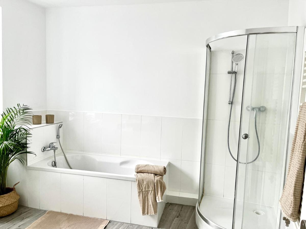 Design Apartment - Parking - Kingsize-Bett - 2X Bad - Zentrum Hanovra Exterior foto